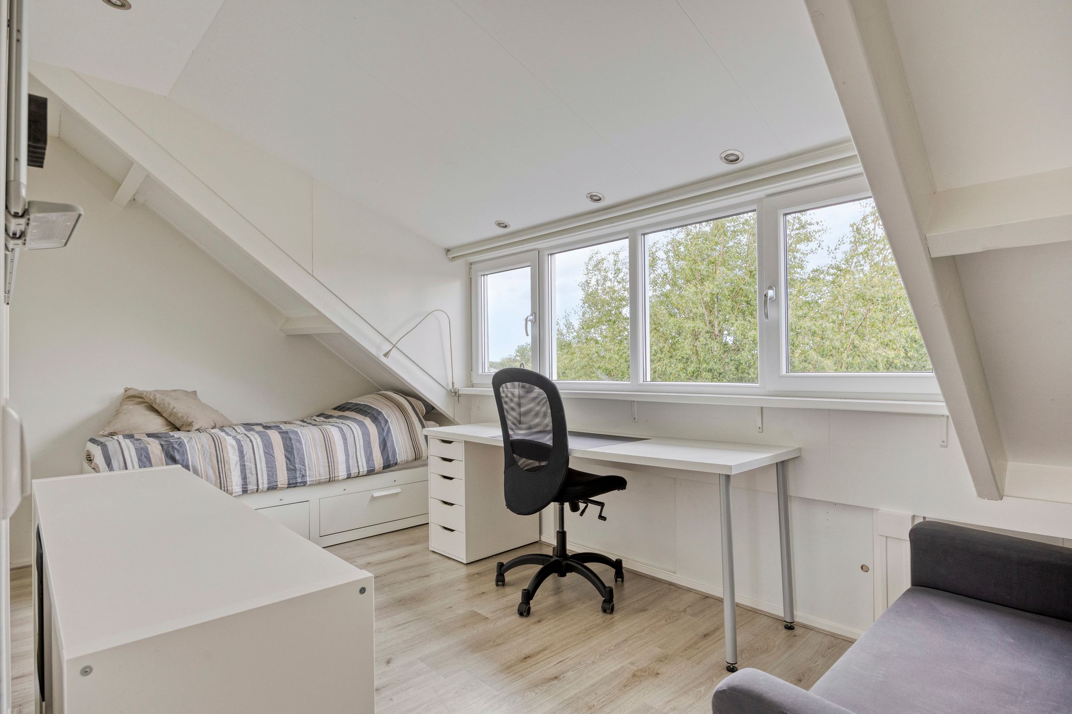 Foto 33 van Esdoornstraat 57