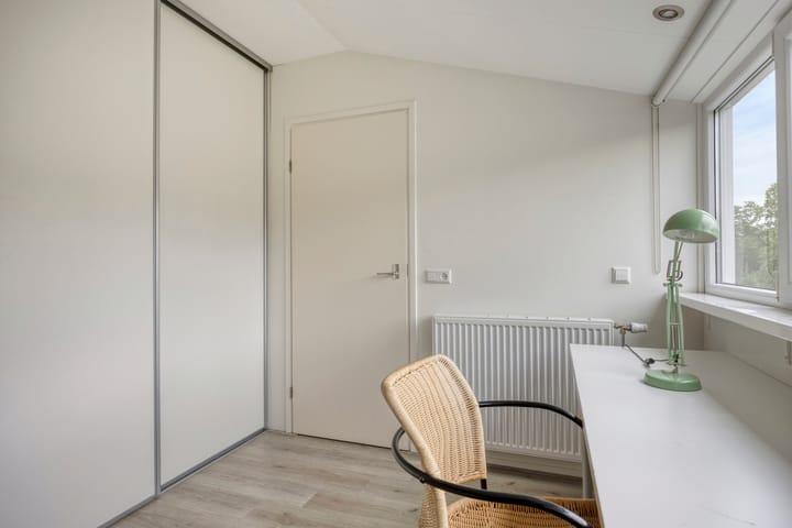 Foto 35 van Esdoornstraat 57