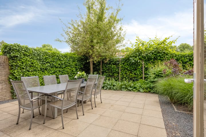 Foto 36 van Esdoornstraat 57