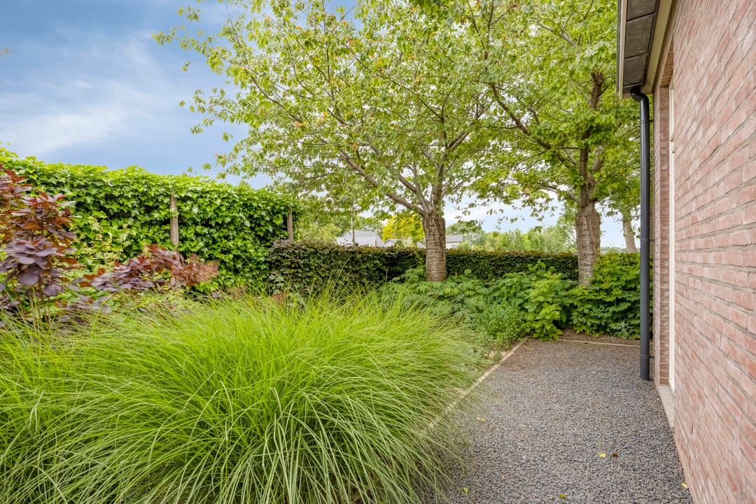 Foto 38 van Esdoornstraat 57