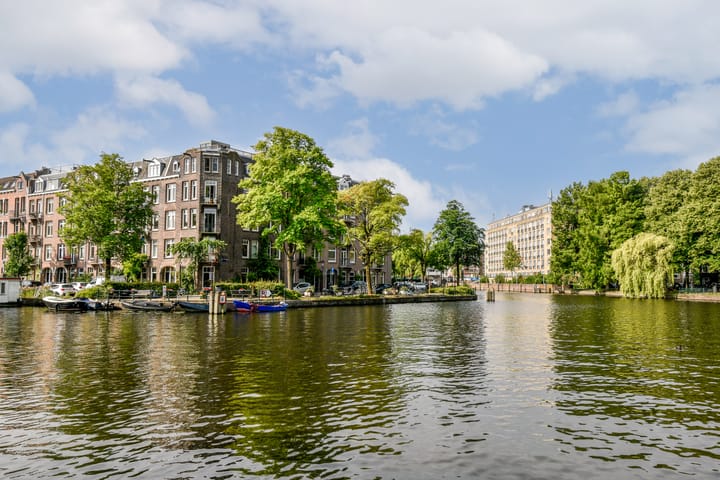 Photo 13 of Van Reigersbergenstraat 47-1