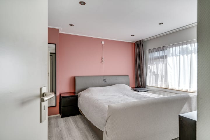 Photo 46 of Westeinde 44