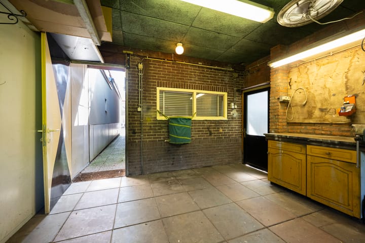 Photo 36 of Baardwijksestraat 14