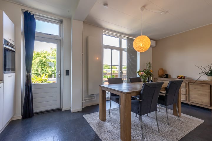 Foto 7 van De Thun 150