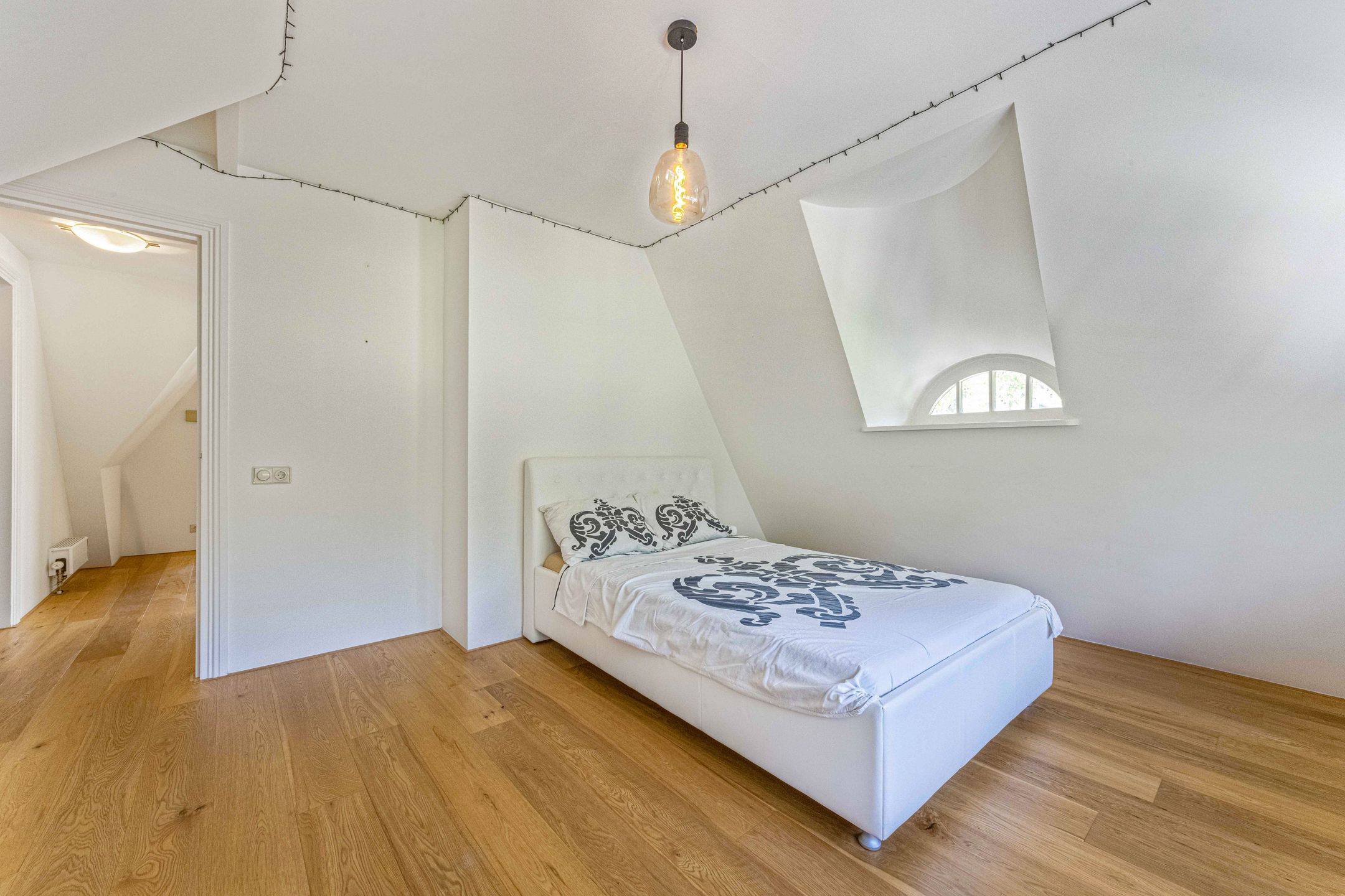 Foto 48 van Naarderstraat 268