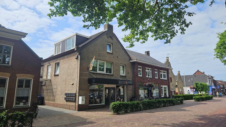 Oranjeplein 12, Loon op Zand