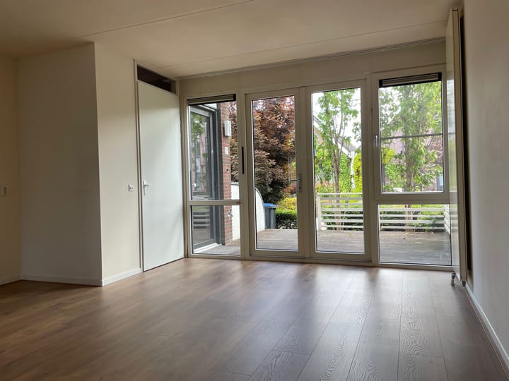 Photo 2 of Dr. Marga Klompéhof 27