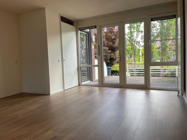 Photo 3 of Dr. Marga Klompéhof 27