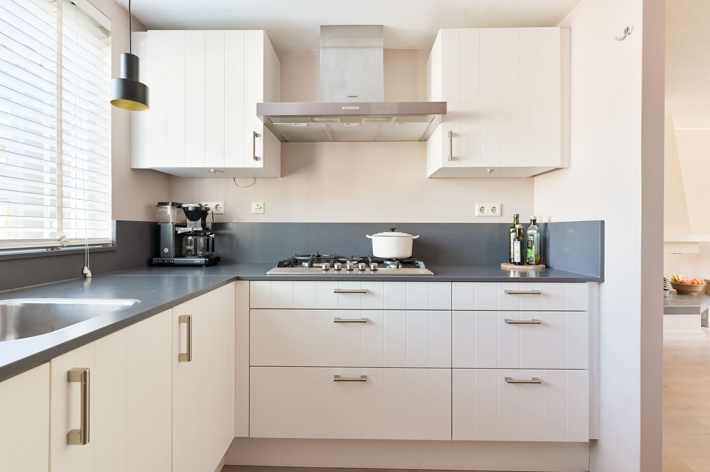 Photo 25 of Suze Groenewegstraat 33