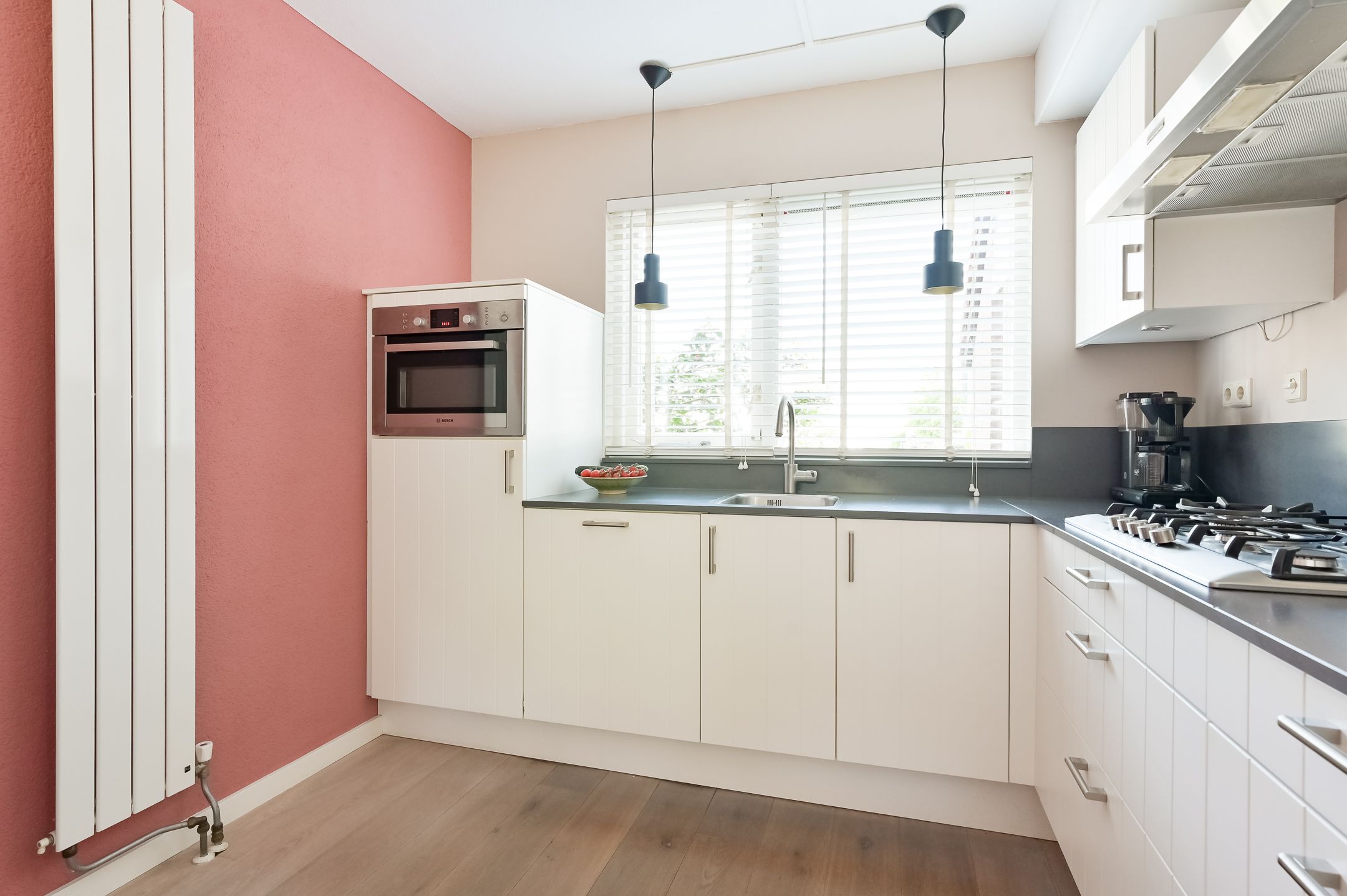 Photo 27 of Suze Groenewegstraat 33