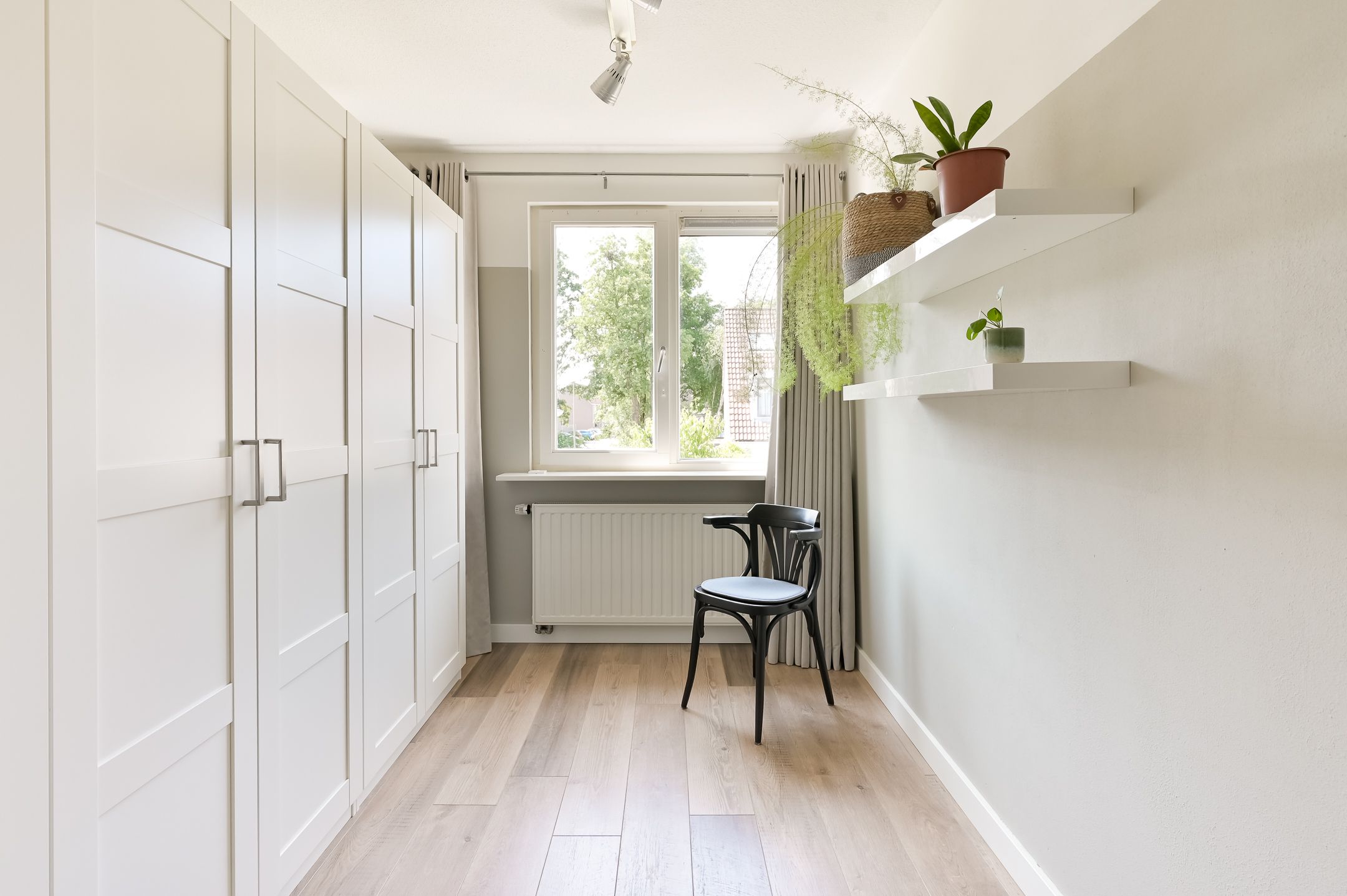 Photo 39 of Suze Groenewegstraat 33