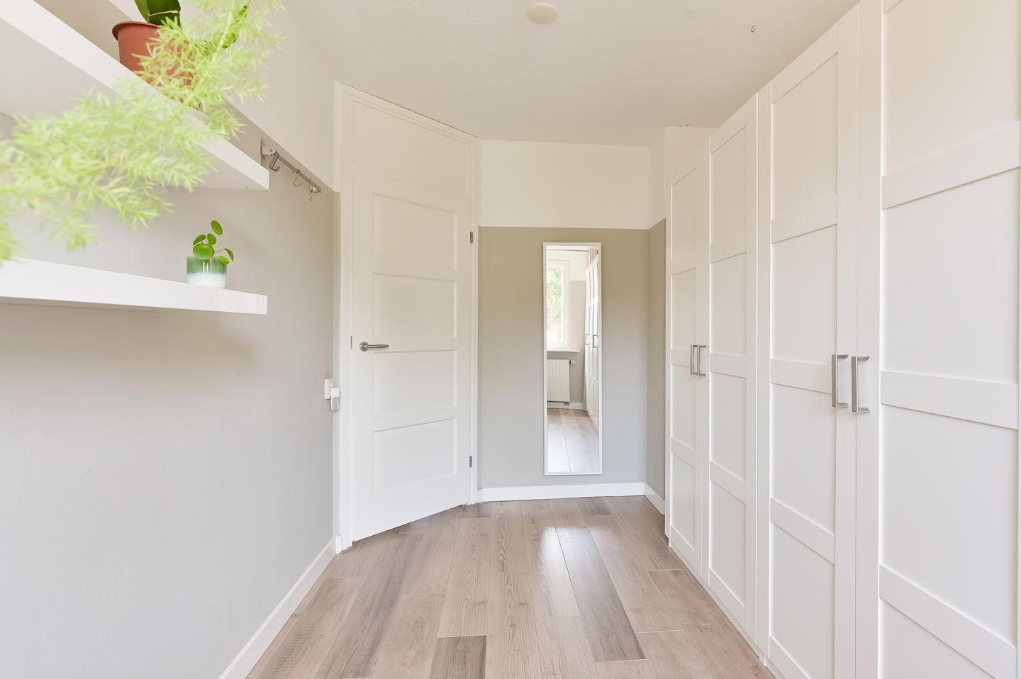 Photo 40 of Suze Groenewegstraat 33