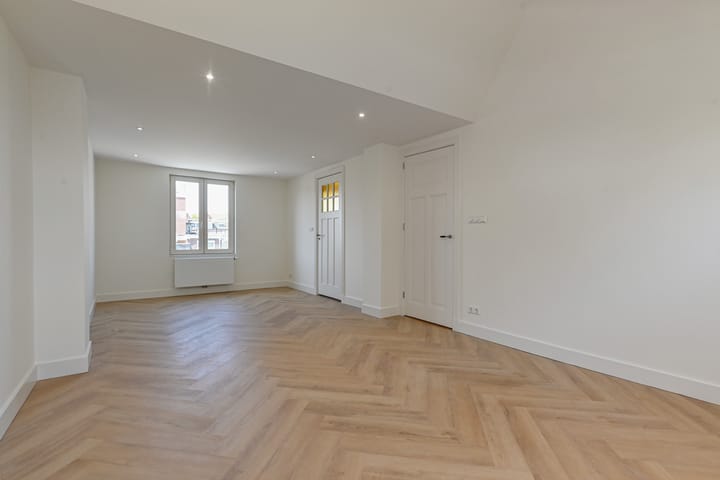 Foto 43 van Van Boetzelaerlaan 220