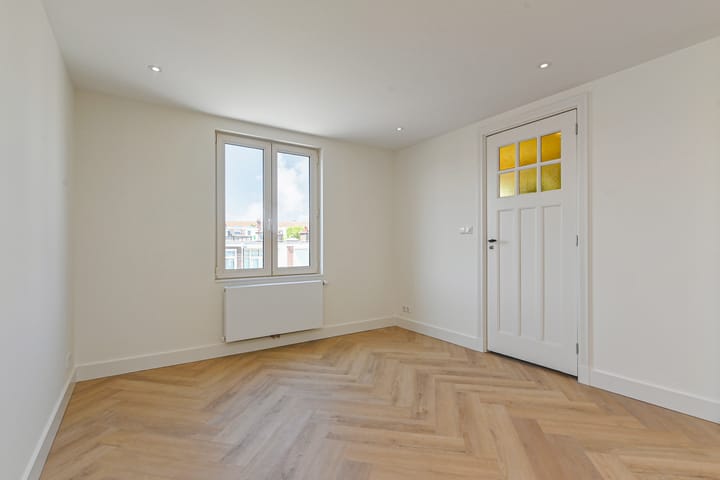 Foto 44 van Van Boetzelaerlaan 220