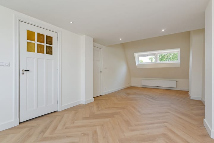 Foto 45 van Van Boetzelaerlaan 220