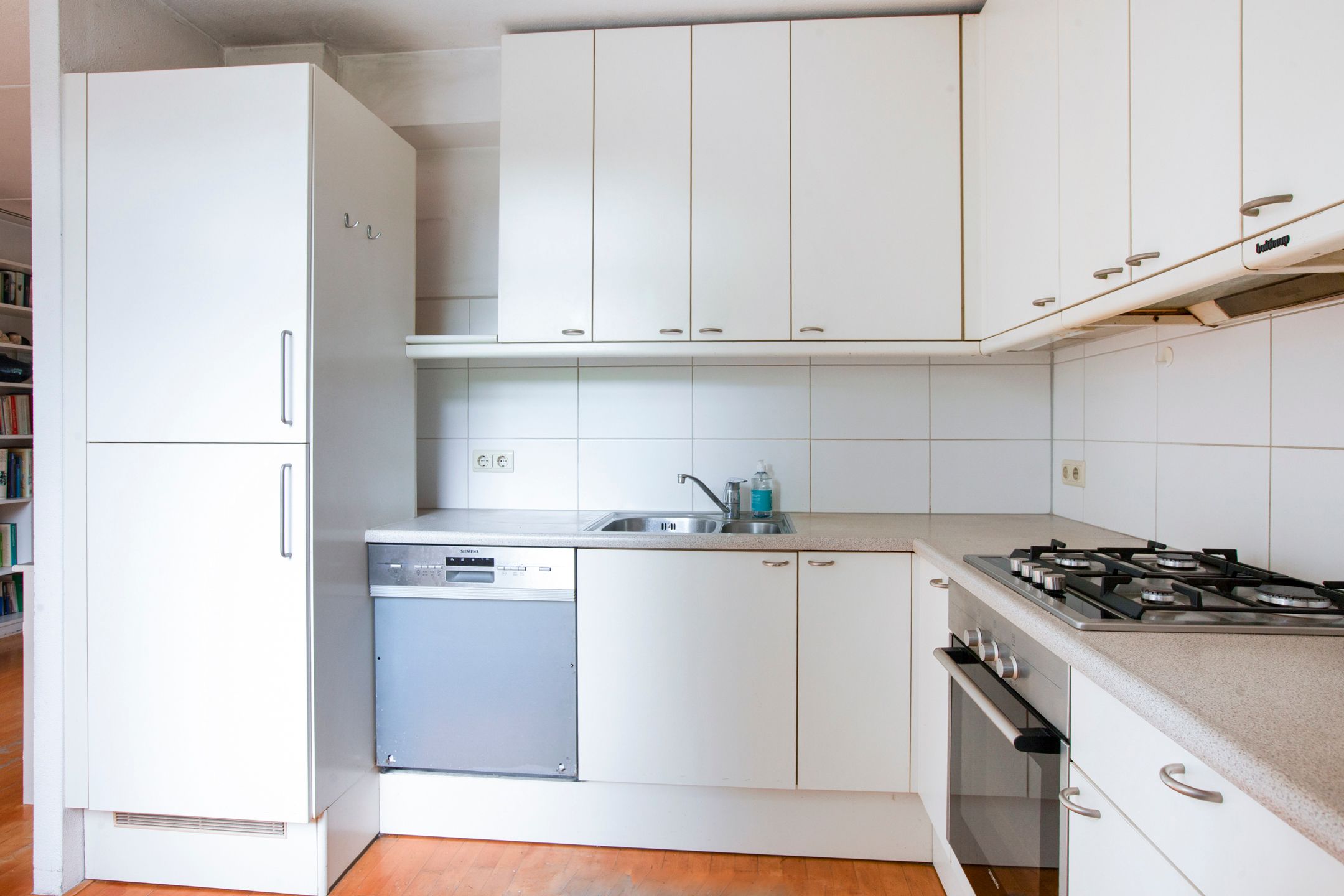 Foto 21 van Linschoterweg 28-A