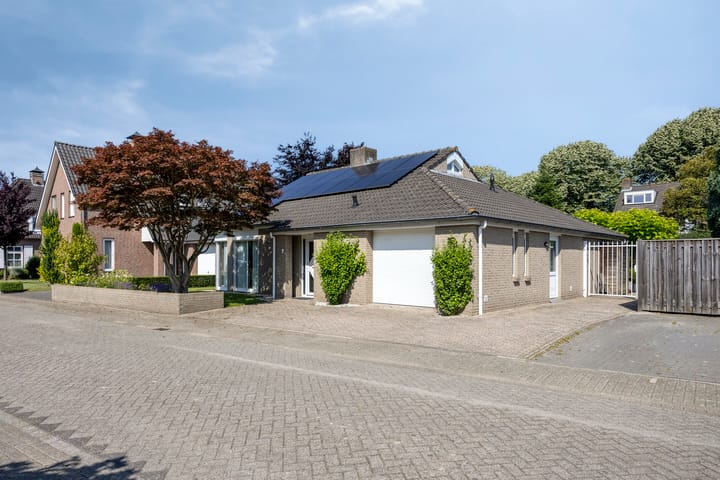 Photo 4 of Burgemeester Kolfschotenstraat 9