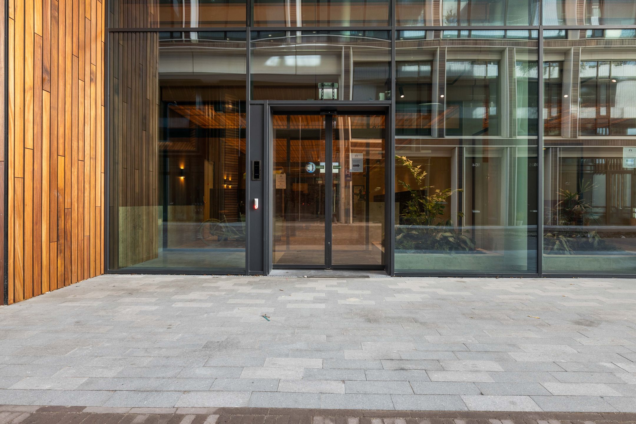 Foto 30 van Hoola van Nootenstraat 381