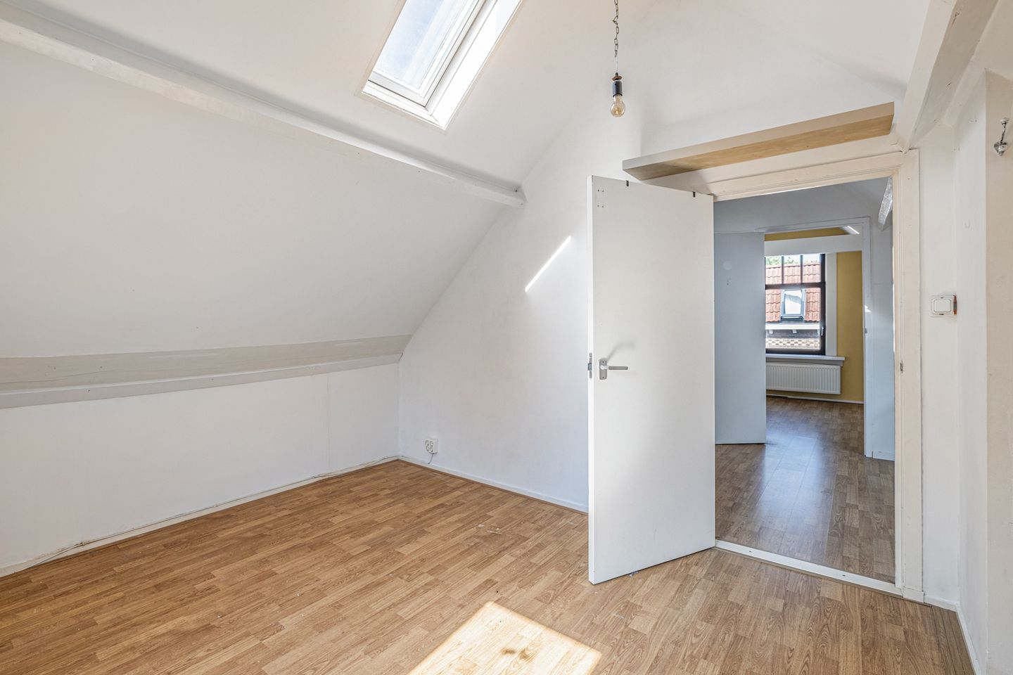 Foto 29 van Adamshofstraat 122