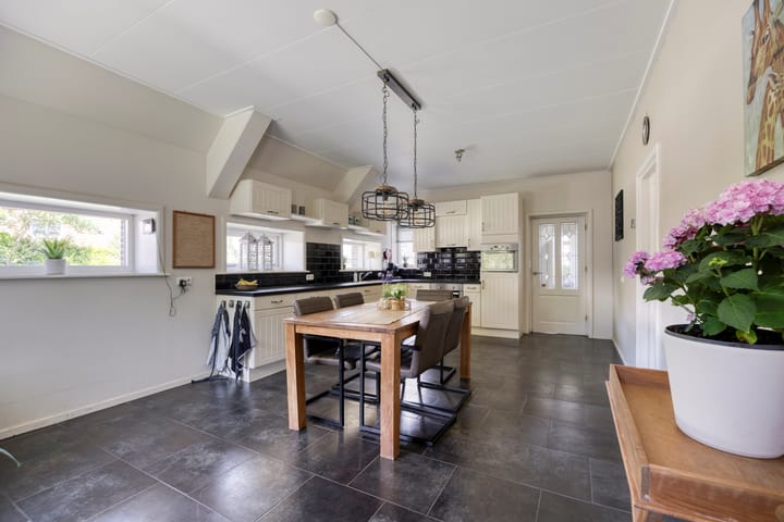 Foto 12 van Stationsweg 12