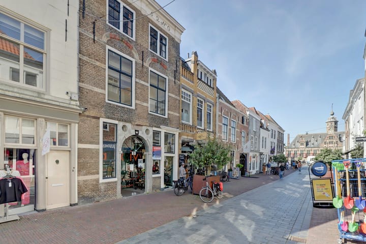 Papenstraat 8