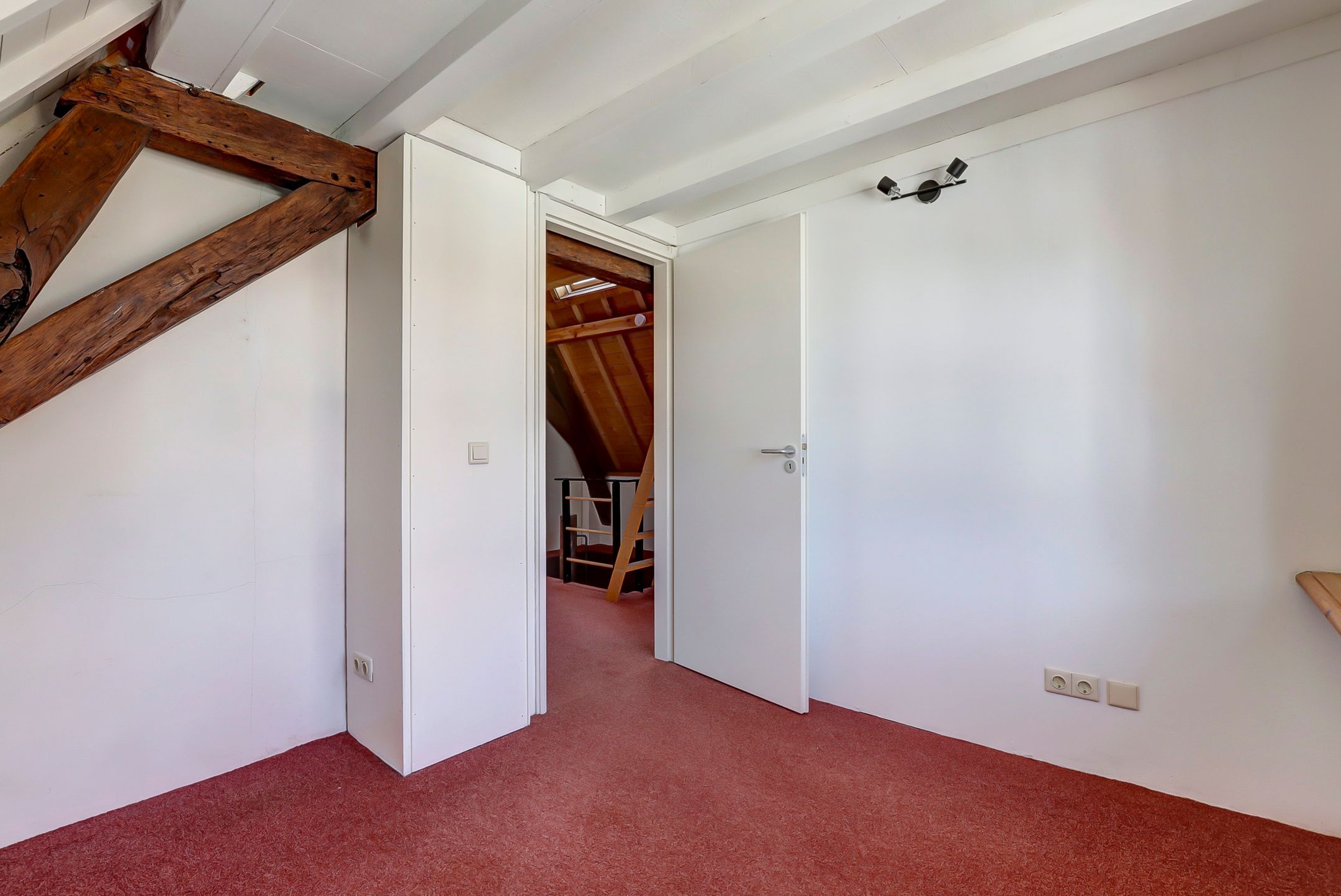 Foto 15 van Papenstraat 8