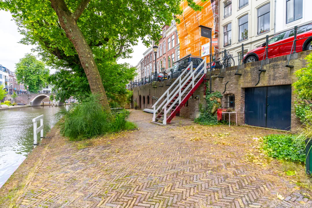 Foto 2 van Oudegracht aan de Werf 345