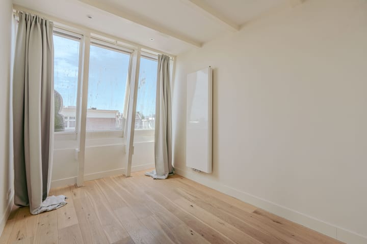 Photo 17 of Albert Cuypstraat 272-4B