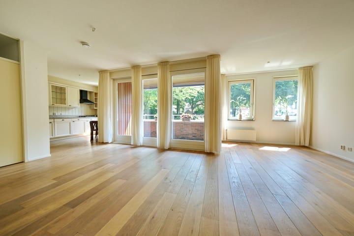 Foto 3 van Raadhuisstraat 1