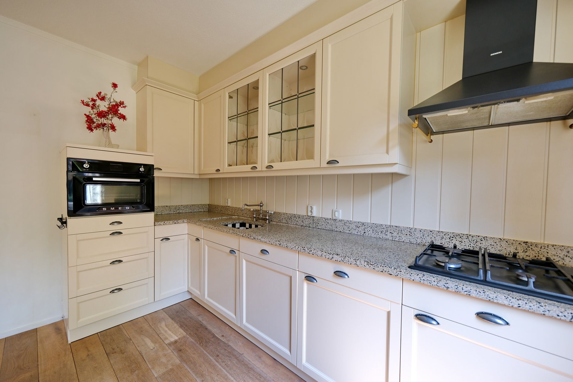 Foto 9 van Raadhuisstraat 1