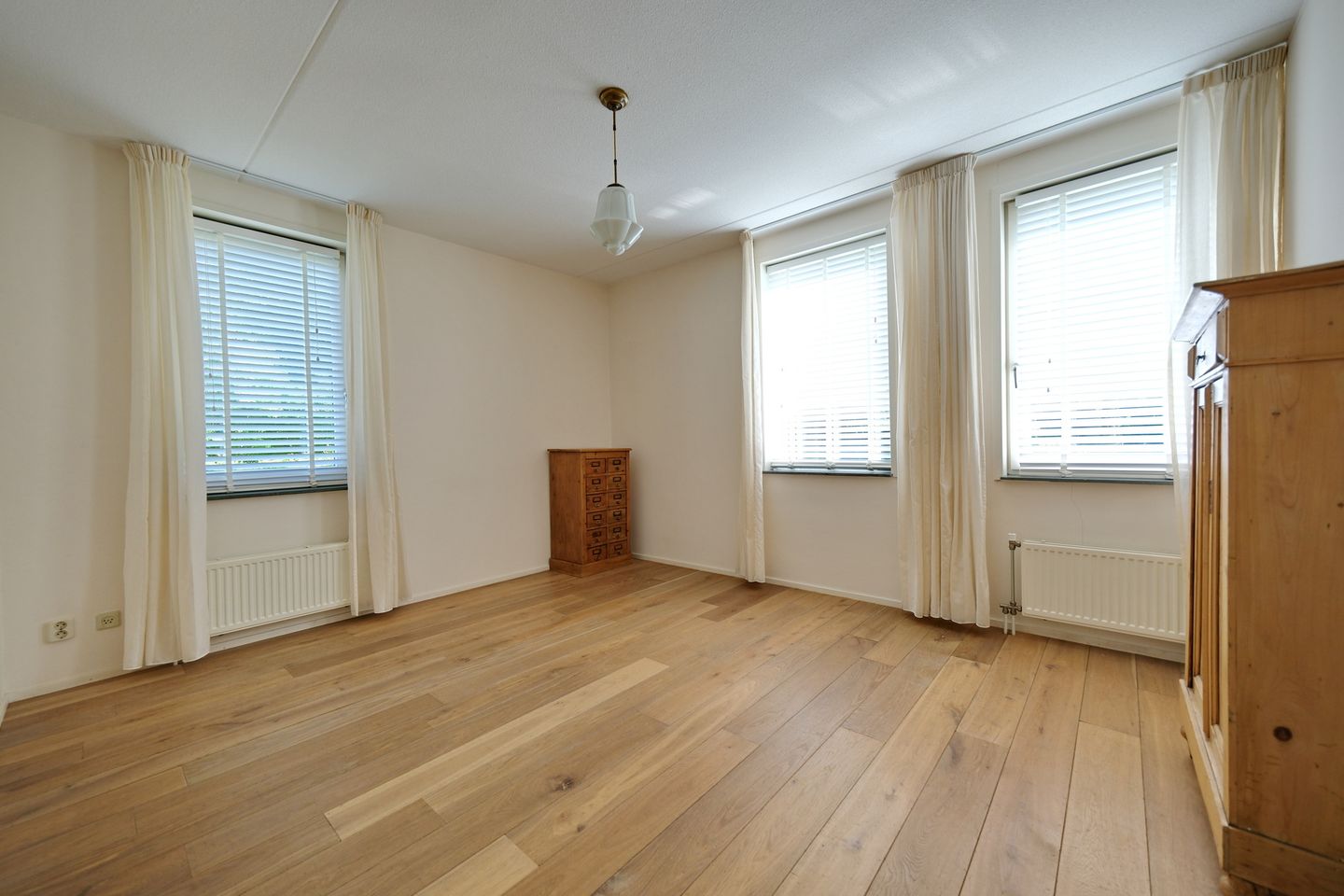 Foto 10 van Raadhuisstraat 1