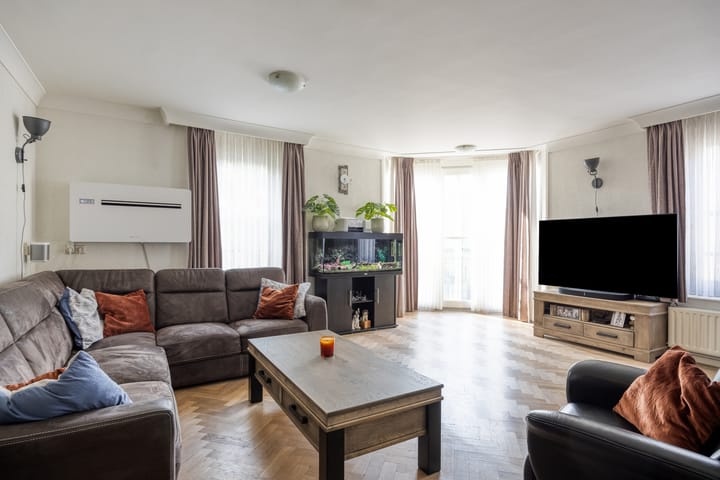 Photo 11 of Kluisstraat 114