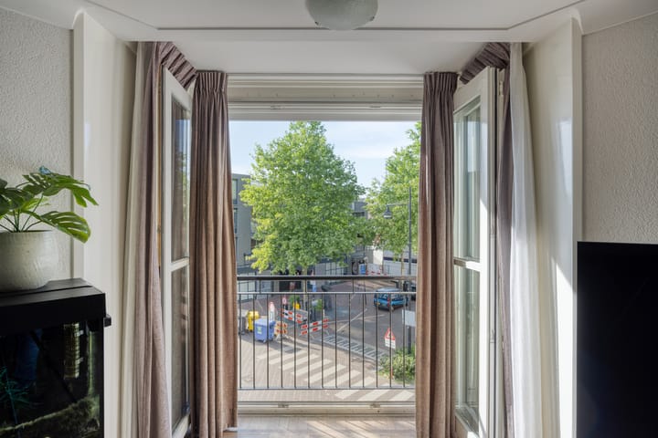 Photo 18 of Kluisstraat 114