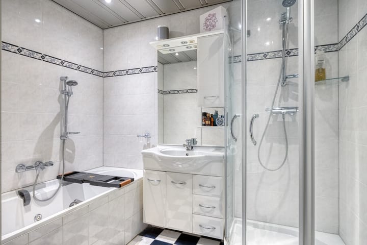 Photo 23 of Kluisstraat 114