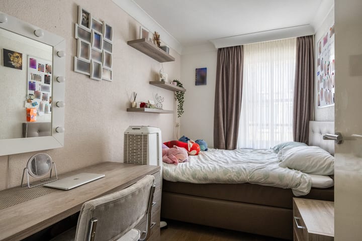 Photo 24 of Kluisstraat 114