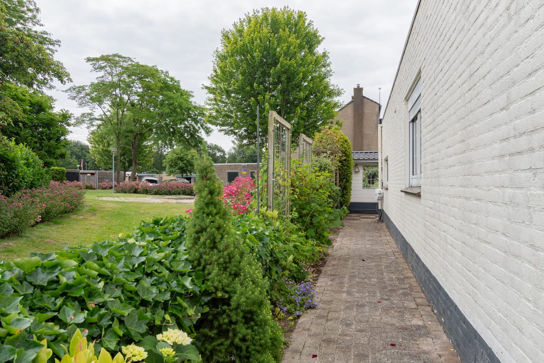 Photo 37 of Deverbrink 75