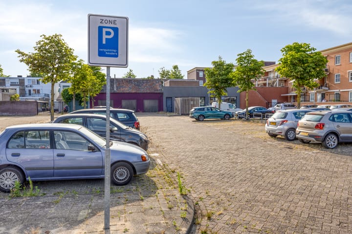 Photo 28 of Kluisstraat 114