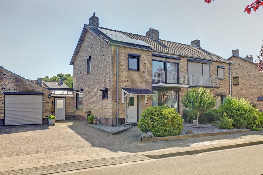 Foto 1 van Burgemeester Claessenstraat 16