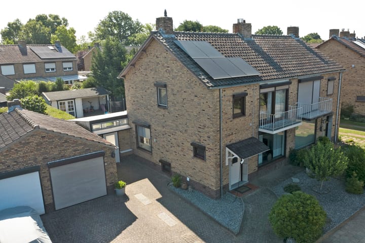 Foto 42 van Burgemeester Claessenstraat 16