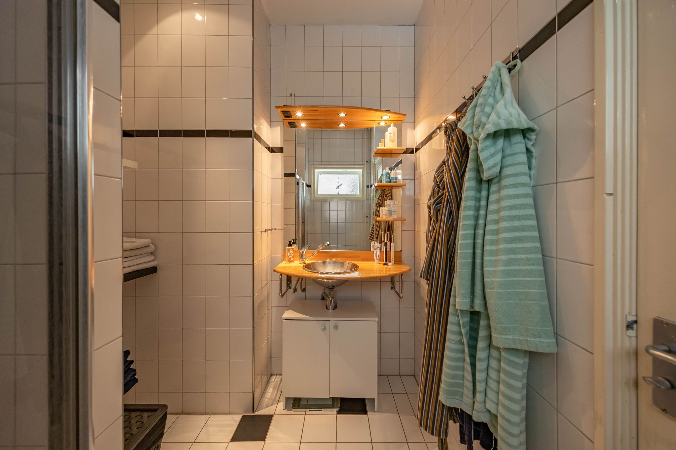 Foto 39 van Ambonstraat 28-B