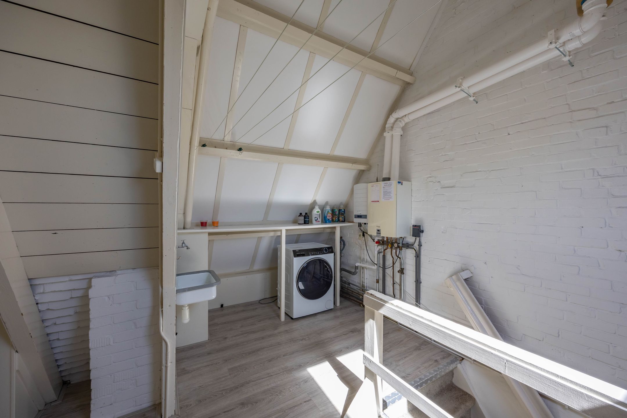 Foto 48 van Ambonstraat 28-B