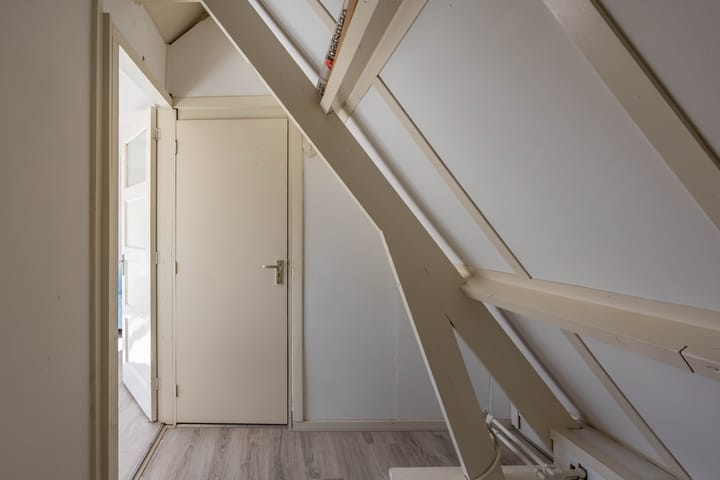 Foto 50 van Ambonstraat 28-B