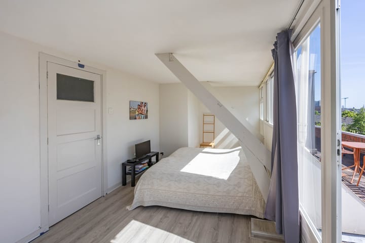 Foto 51 van Ambonstraat 28-B