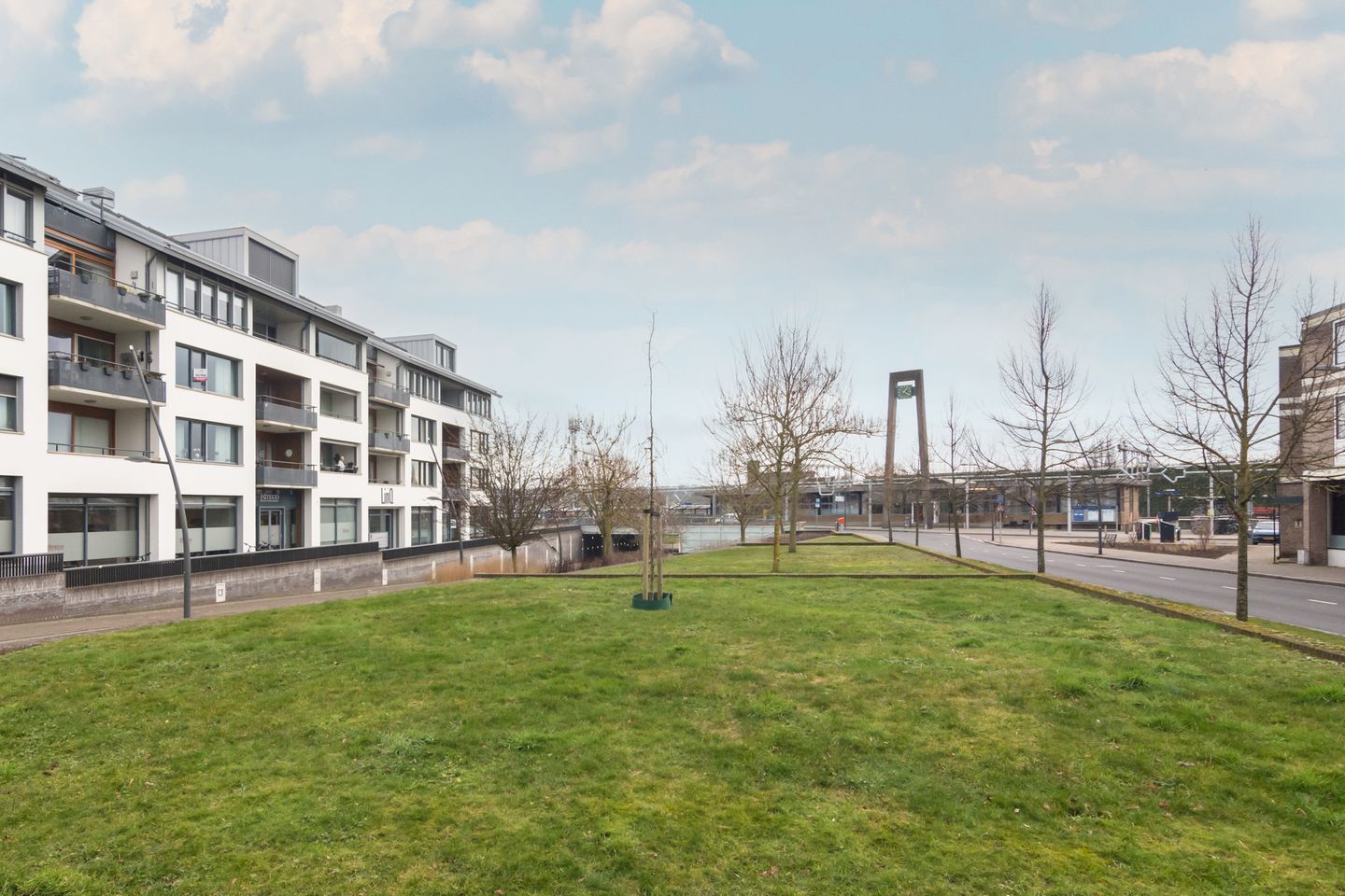 Foto 1 van Stationsplein 45