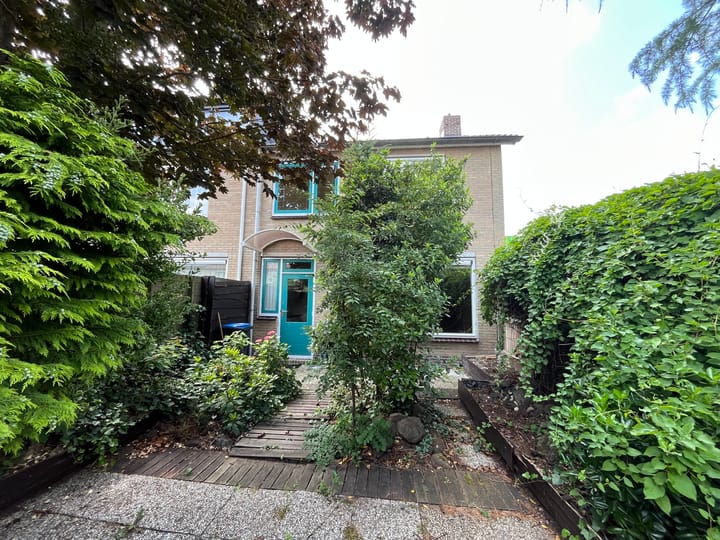 Photo 2 of Luitstraat 1