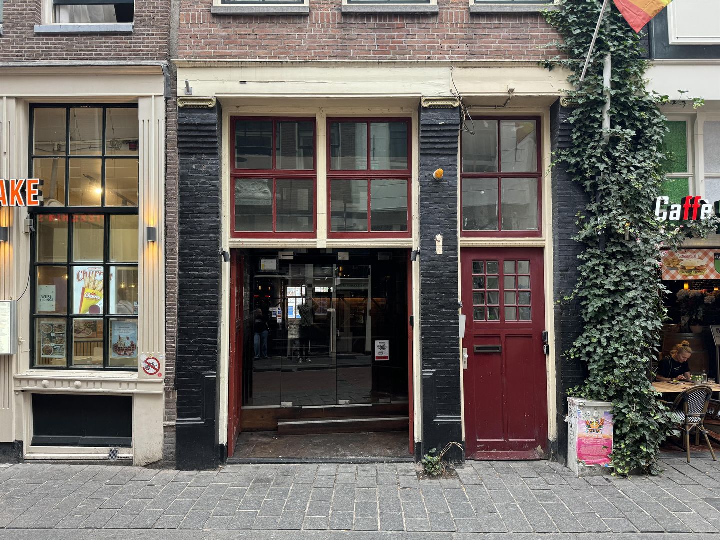 Bekijk foto 1 van Warmoesstraat 36-H