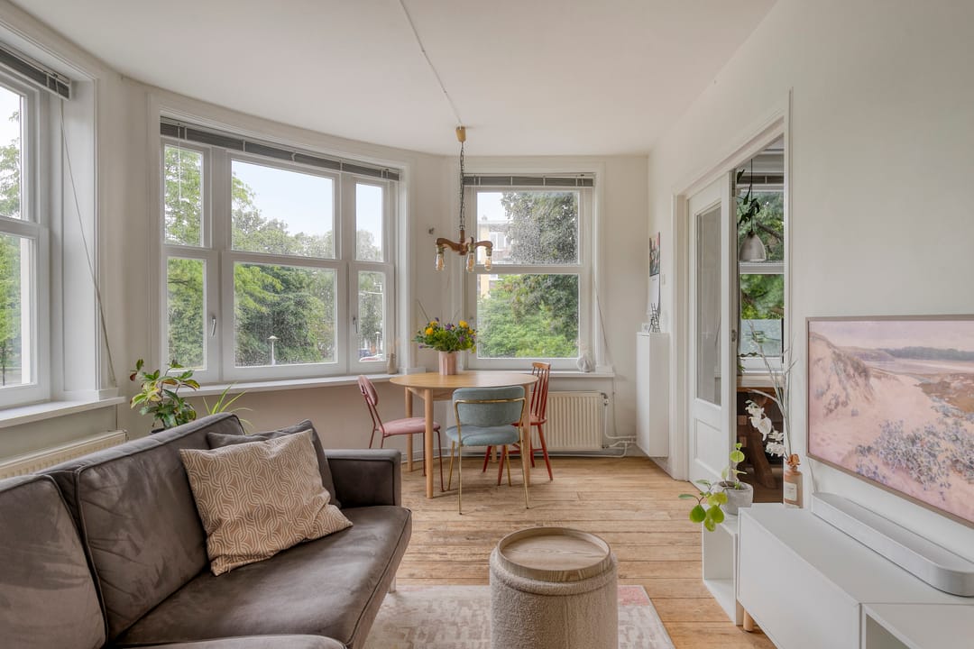 Photo 2 of Theophilusstraat 1-1