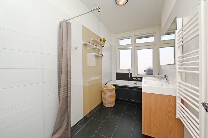 Foto 19 van De Ruijterstraat 35