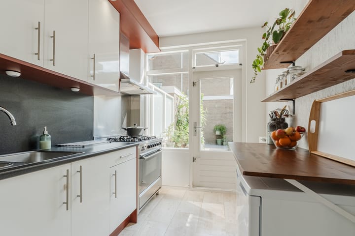 Photo 3 of Oranjeplantsoen 9