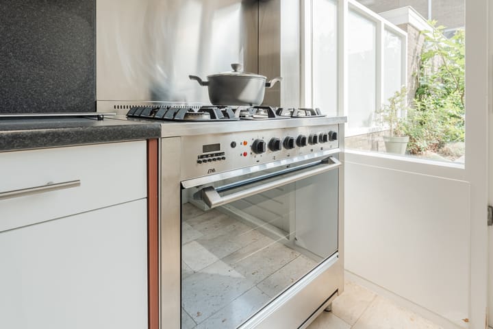 Photo 16 of Oranjeplantsoen 9